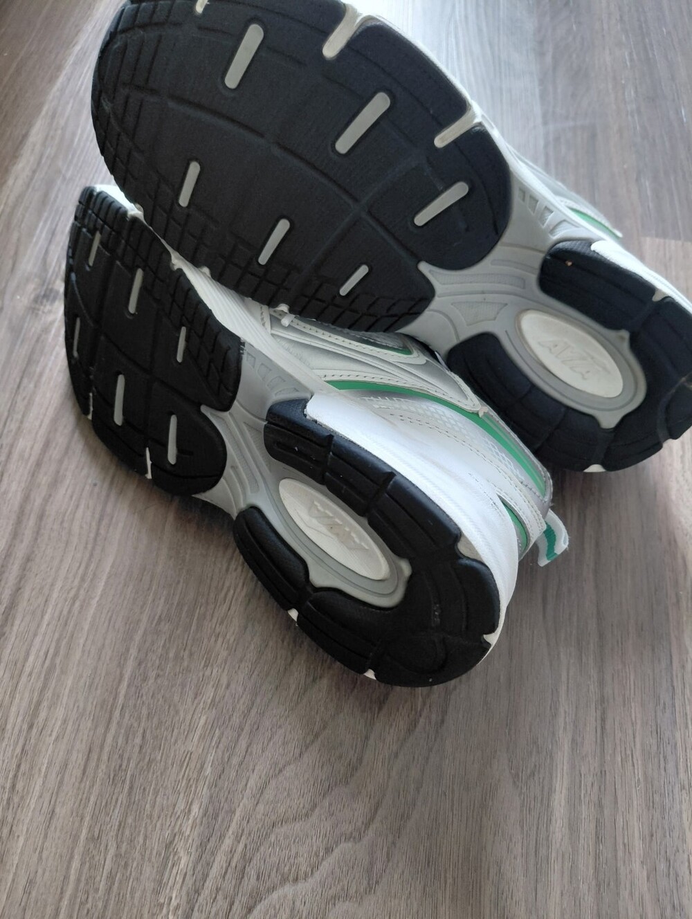 Avia White and Green Athletic Sneakers - Picture 5 of 7